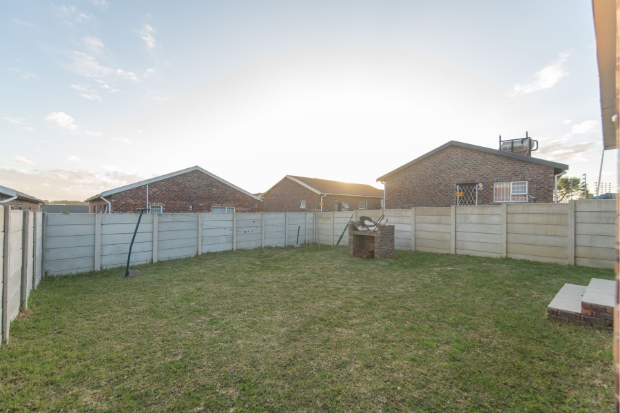 2 Bedroom Property for Sale in Parsonsvlei Eastern Cape